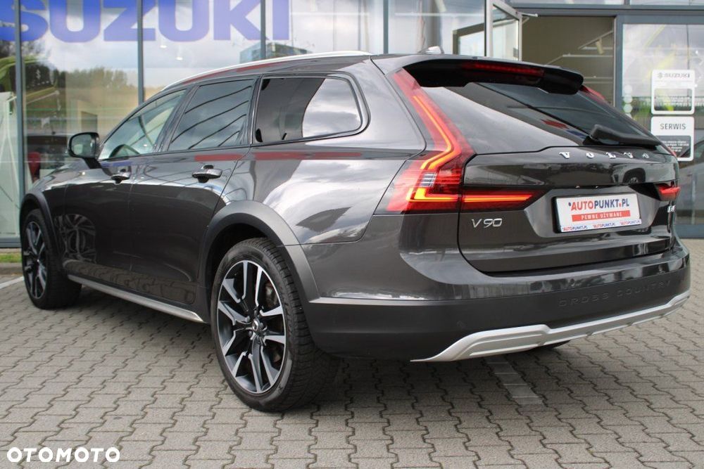 Volvo V90 Cross Country - 5
