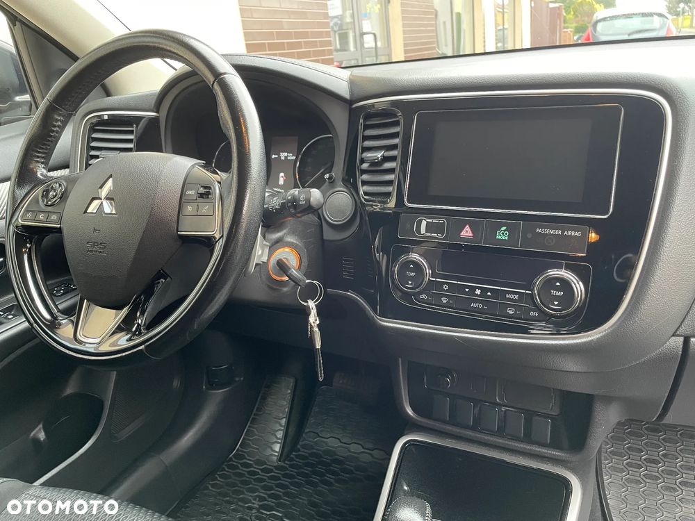 Mitsubishi Outlander - 9
