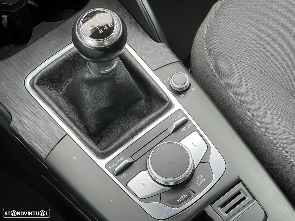 Audi A3 Limousine 30 TDI Design - 21