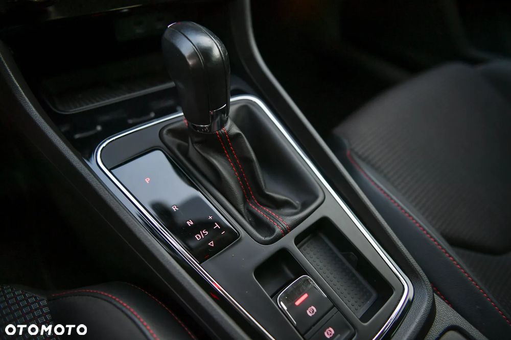 Seat Leon 1.5 eTSI ACT OPF DSG FR Plus - 31