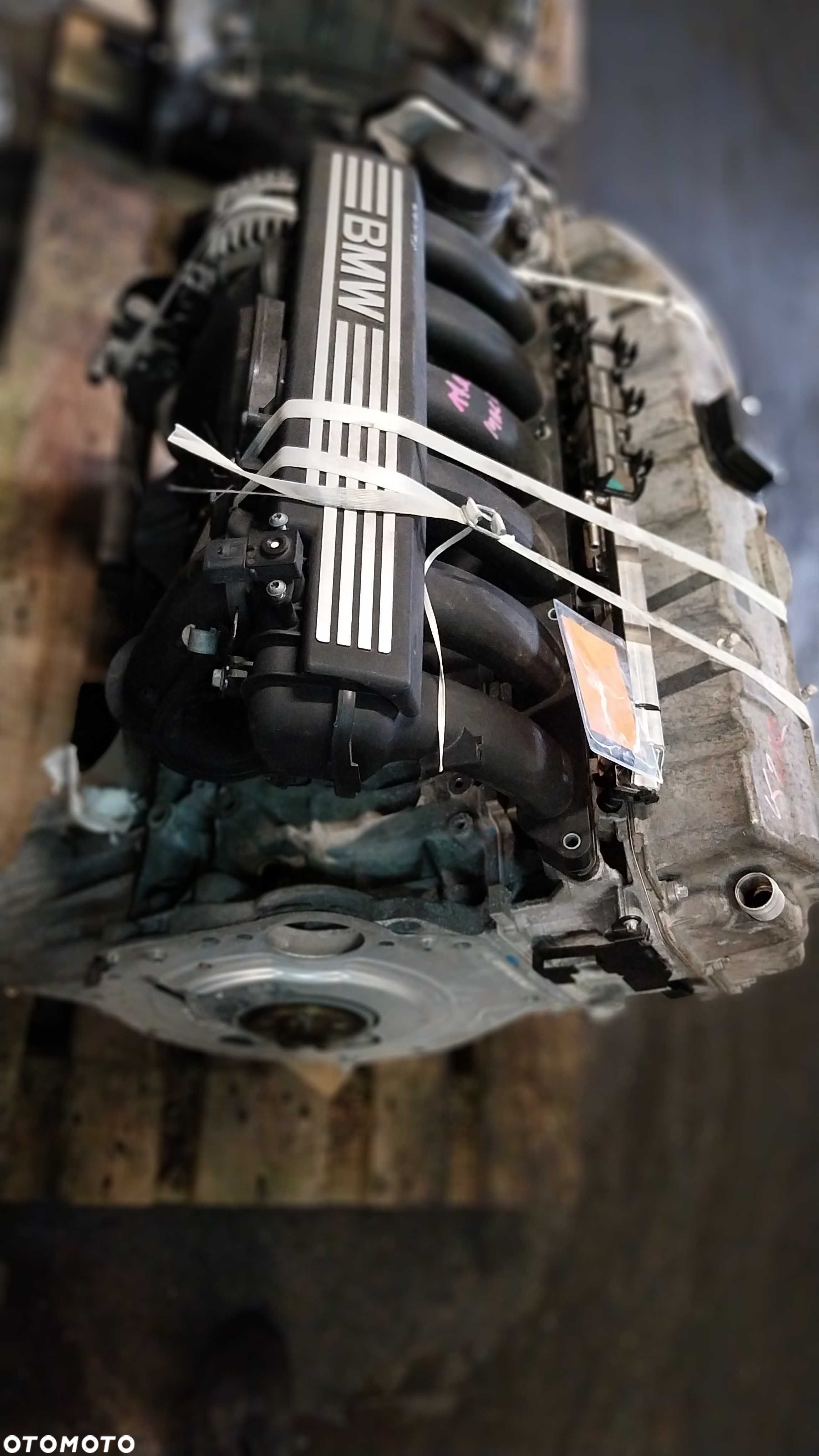 Silnik Słupek Bmw E90 N52B25 2.5B Uszkodzony - 2