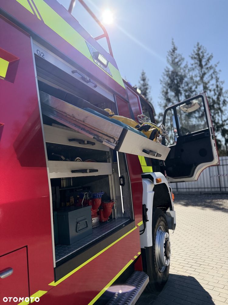 MAN Wóz strażacki CIĘŻKI Pojazd pożarniczy Straż pożarna MAN 18.284 4x4 6t wody+piana, CNBOP, działko dachowe, skrzynie dachowe, łańcuchy podrzutowe - 19