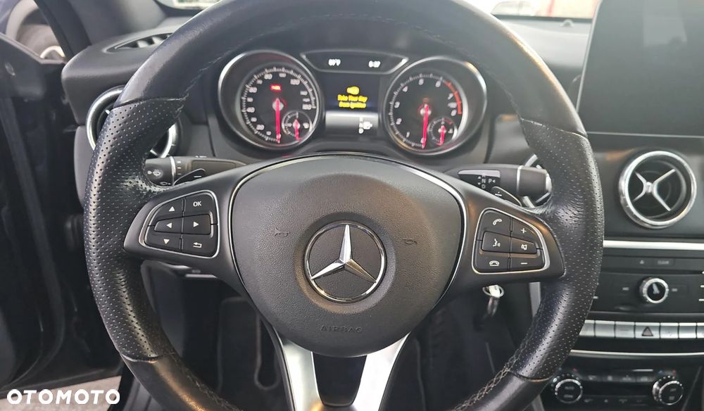 Mercedes-Benz CLA 250 4-Matic - 14