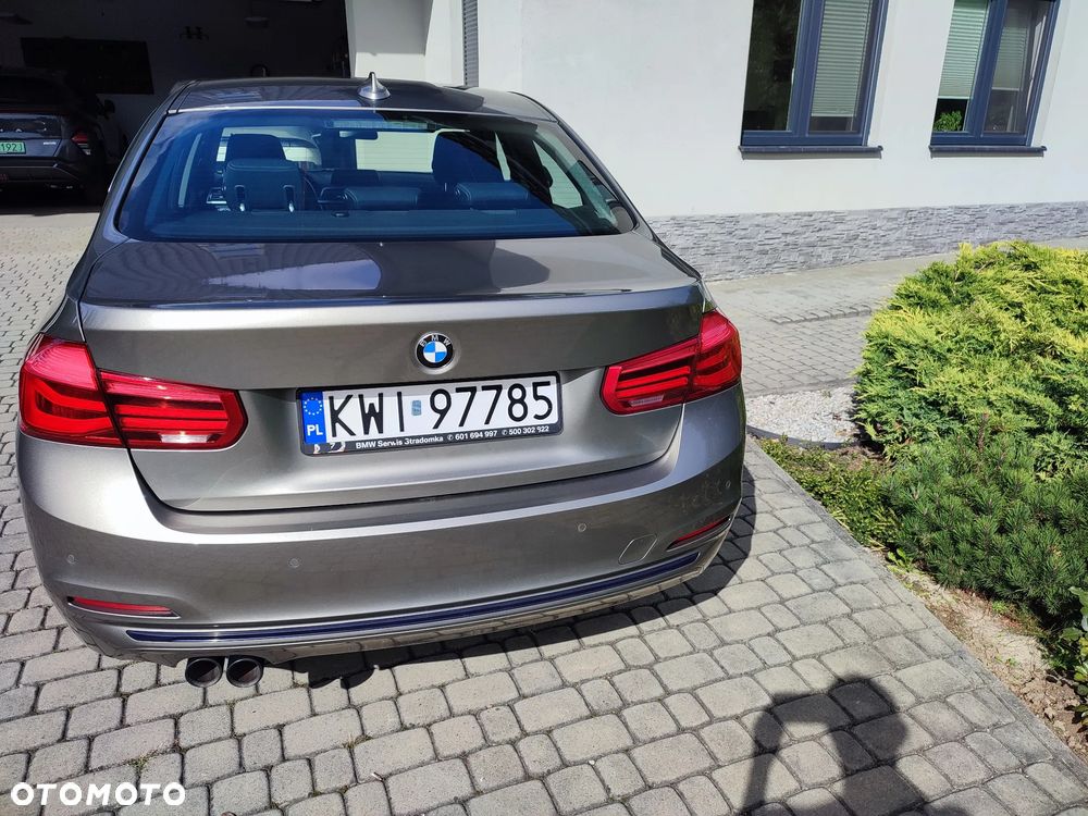 BMW Seria 3 320d Sport Line - 9