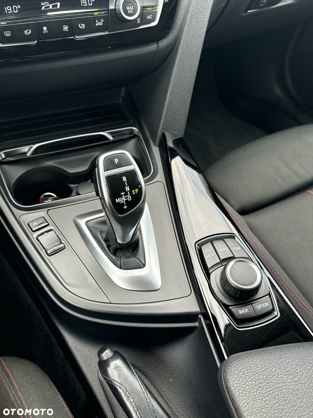 BMW Seria 3 320d Sport Line - 17
