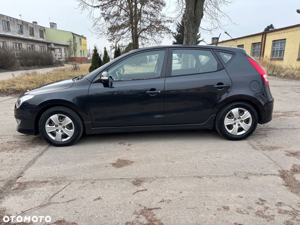 Hyundai i30 i30cw 1.6 CRDi FIFA WM Edition - 4