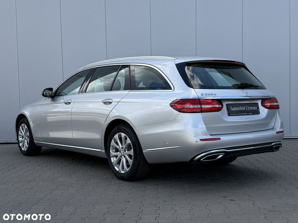 Mercedes-Benz Klasa E 220 d Exclusive - 4