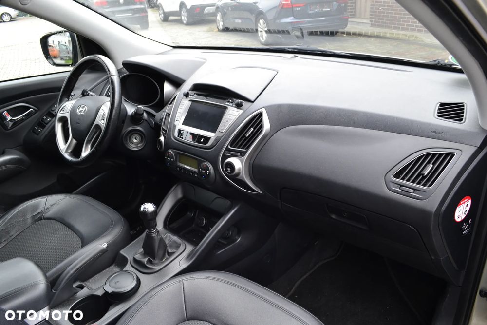 Hyundai ix35 2.0 2WD Style - 18