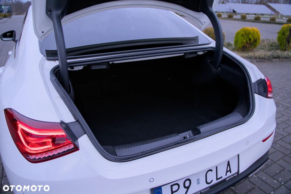 Mercedes-Benz CLA 180 AMG Line - 19