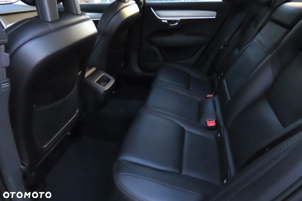 Volvo V90 Cross Country - 15