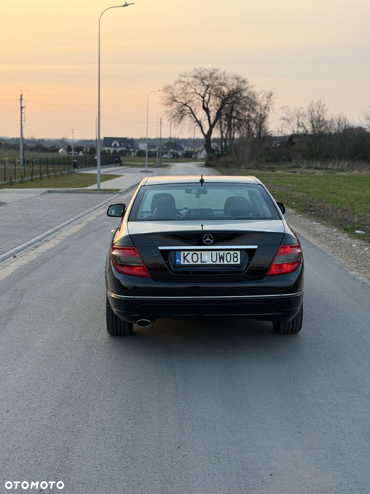Mercedes-Benz Klasa C 220 CDI DPF Automatik Avantgarde - 24