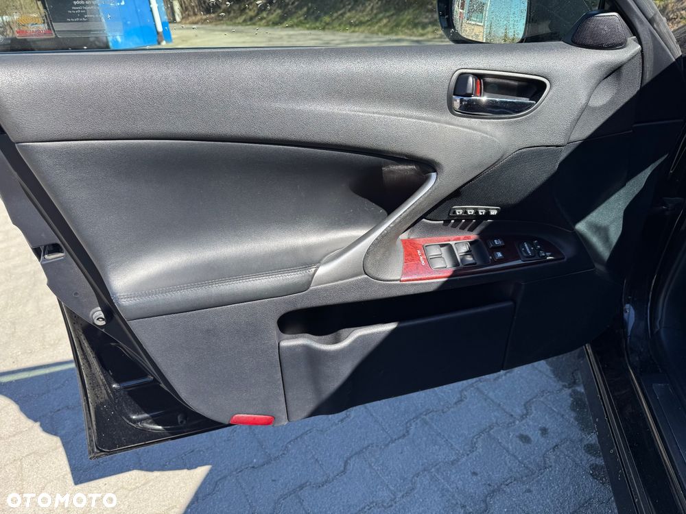 Lexus IS 220 D Prestige - 16