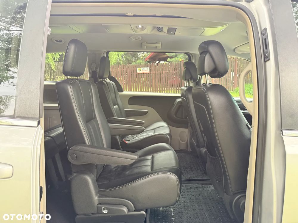Chrysler Town & Country 3.6 Touring - 32