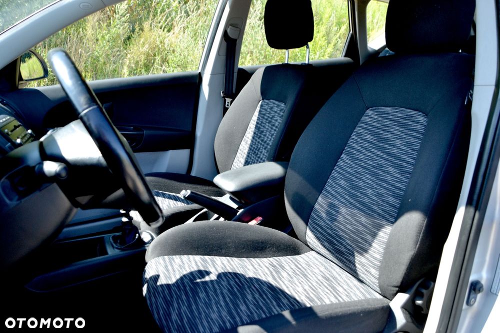 Kia Ceed 1.6 Comfort + - 12