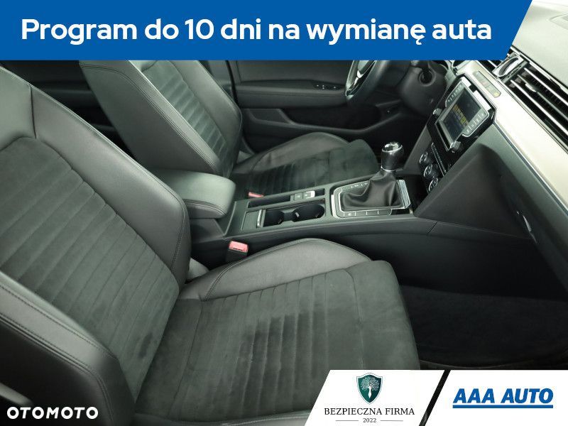 Volkswagen Passat - 9