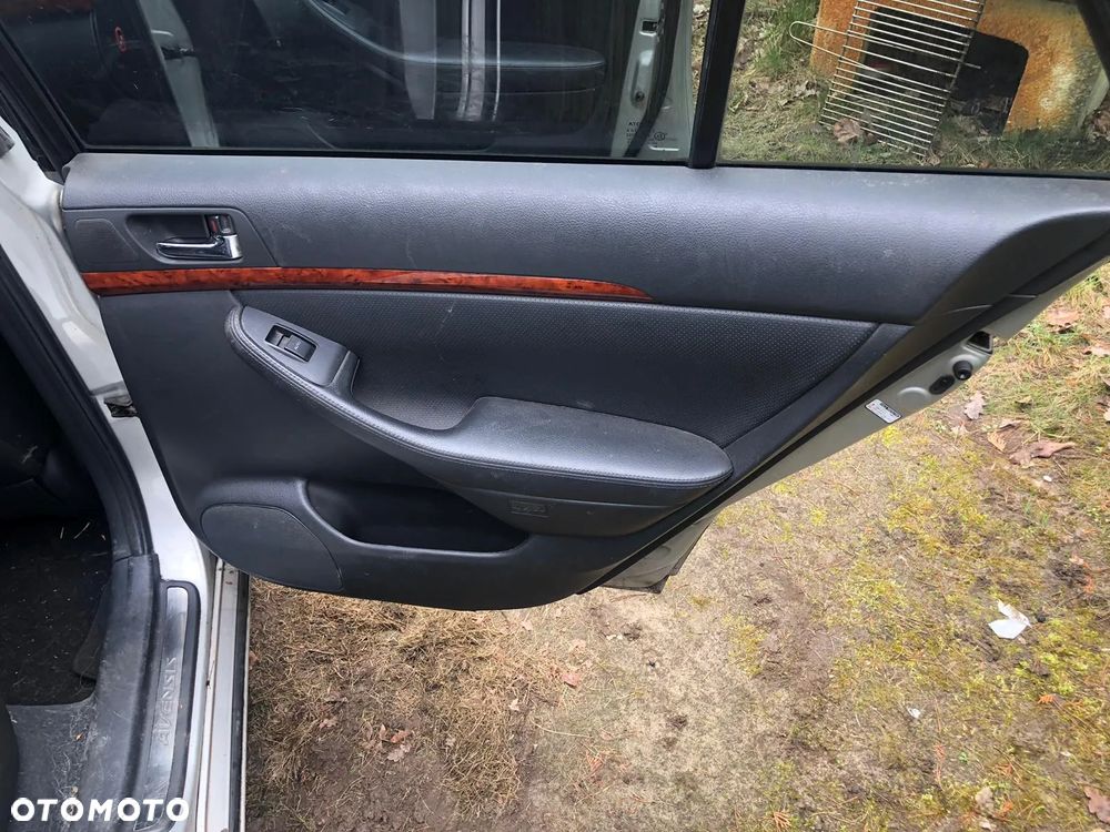 Toyota Avensis T25 boczki tapicerka drzwi skórzana  cena za 4 sztuki - 4