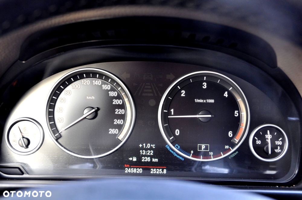 BMW Seria 5 520d Sport-Aut - 29