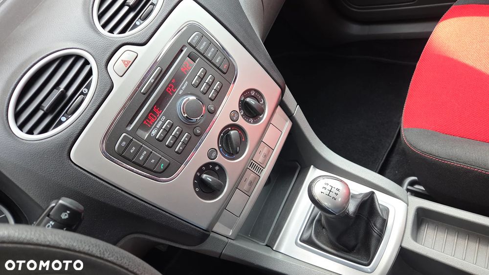 Ford Focus 1.4 16V Style+ - 19