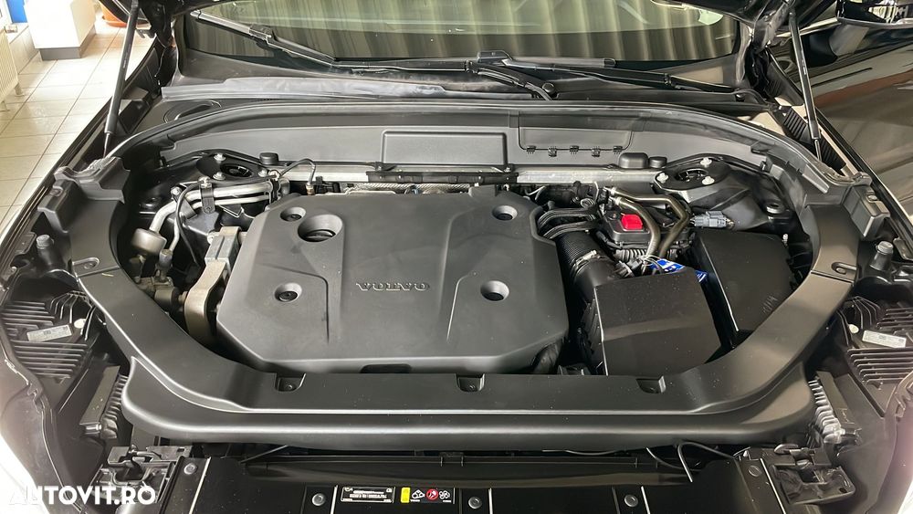 Volvo XC 60 T6 AWD Recharge Geartronic RDesign - 12