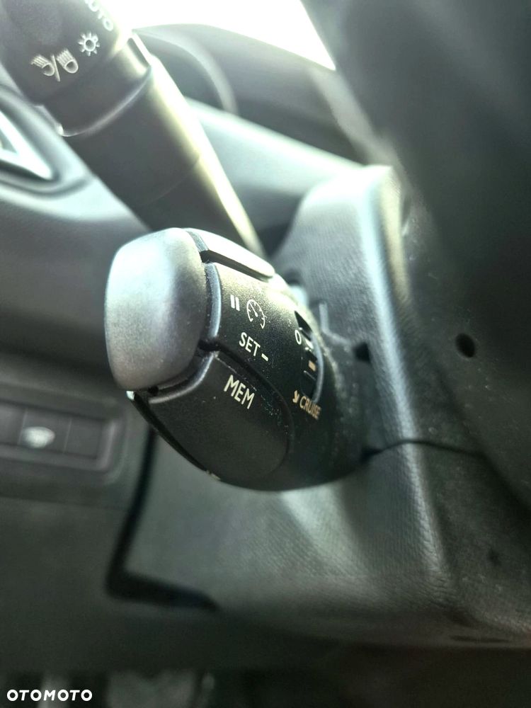 Peugeot 308 1.6 THP Active - 11