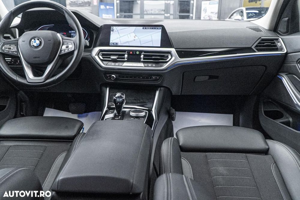 BMW Seria 3 318i Aut. Sport Line - 27