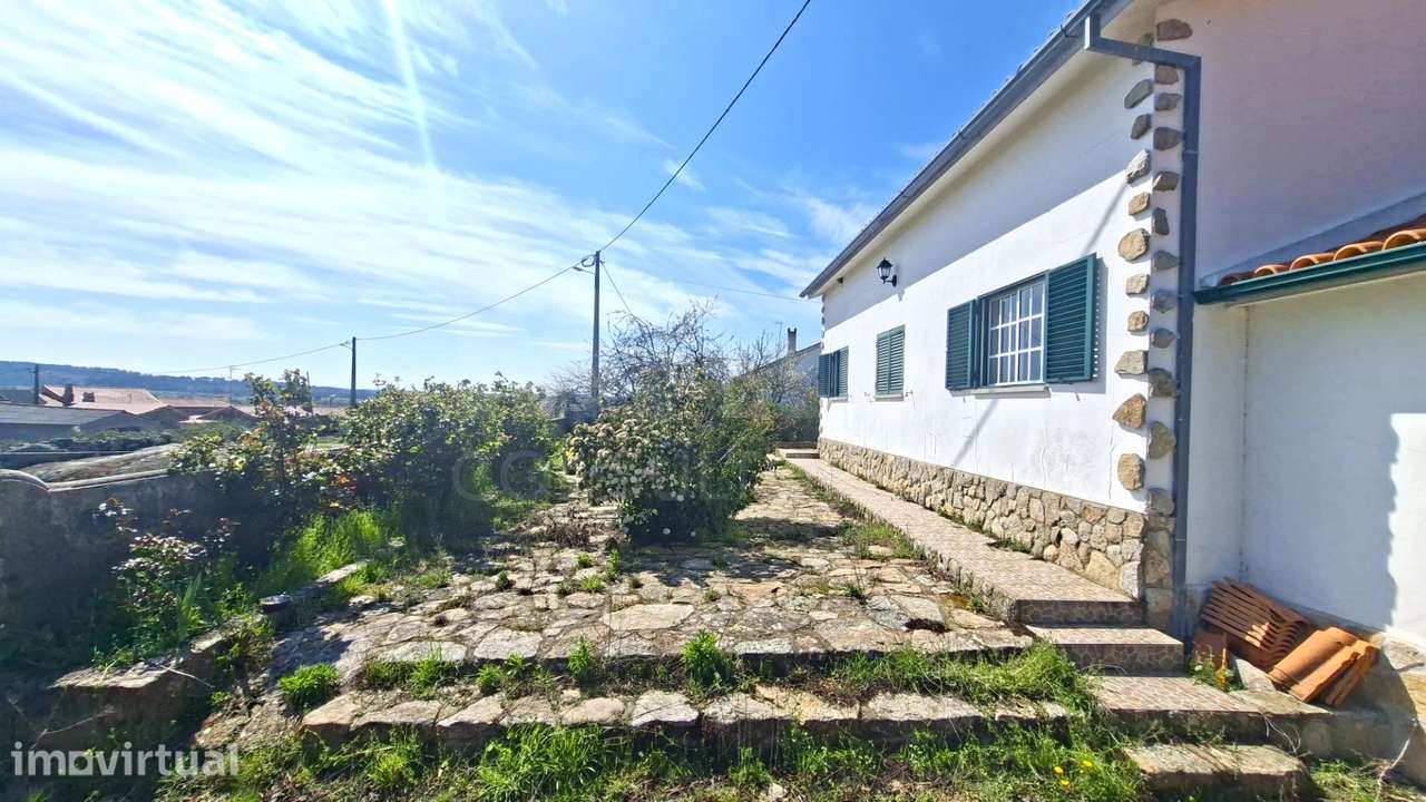 Moradia térrea T3 com Garagem e Logradouro em Malpartida - Almeida - Grande imagem: 2/27