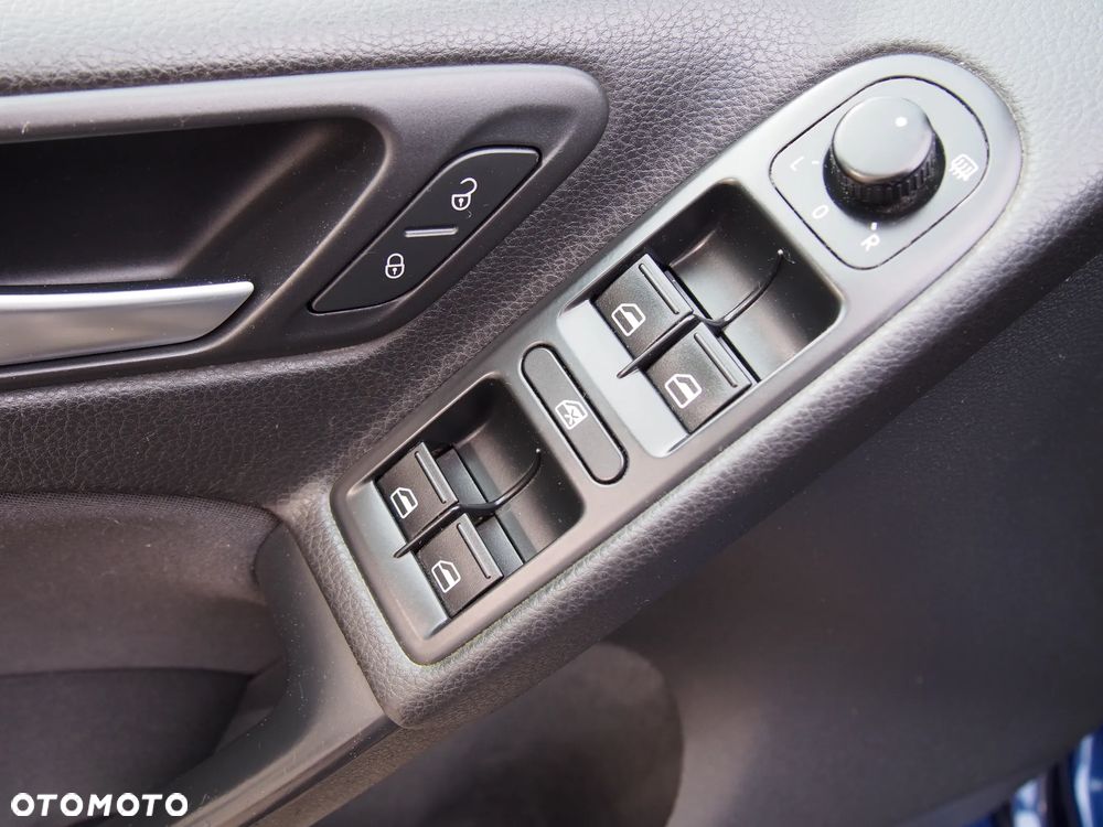 Volkswagen Golf 1.6 TDI DPF Trendline - 15