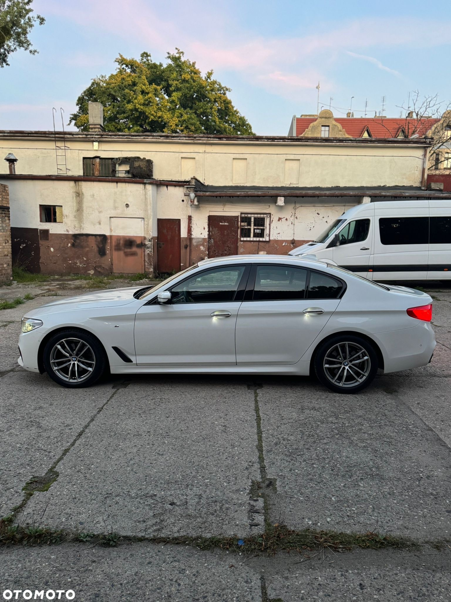 BMW Seria 5 520d xDrive M Sport sport - 2