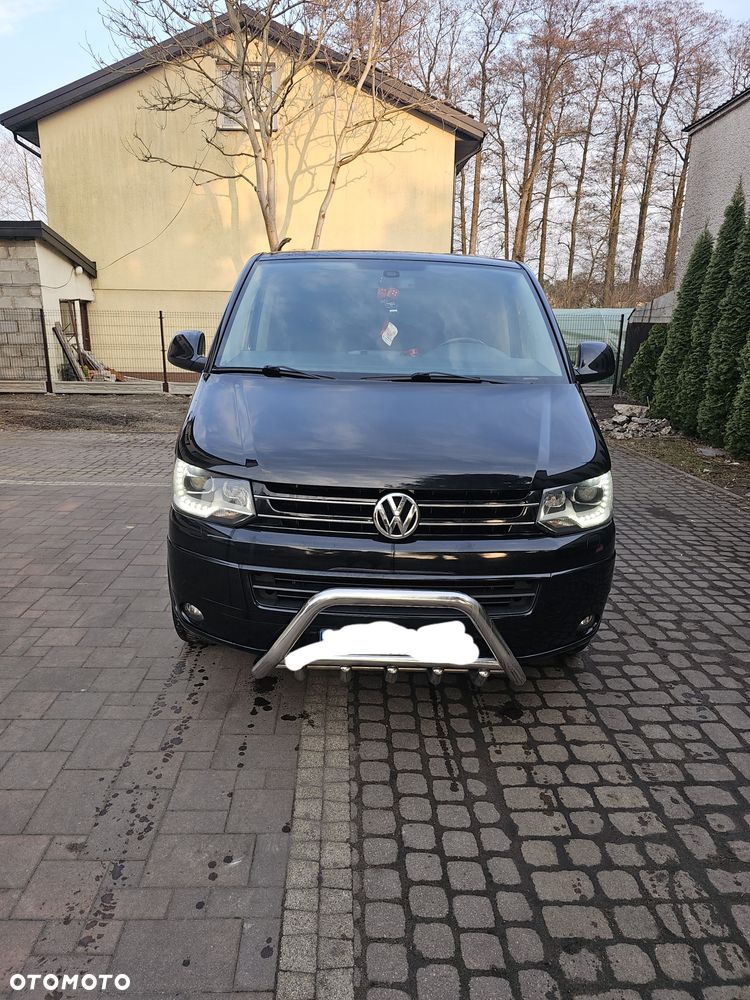 Volkswagen Caravelle - 1