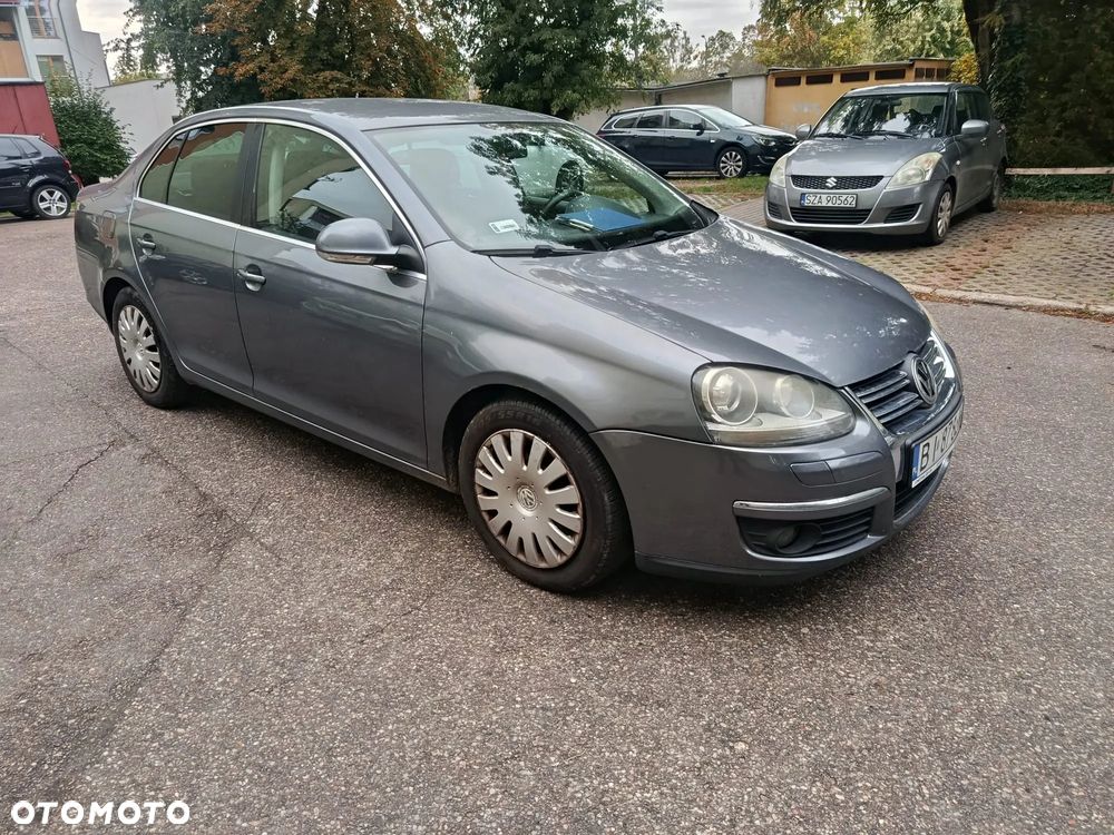 Volkswagen Jetta 2.0 FSI Comfortline - 1