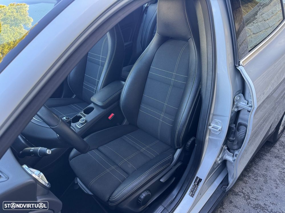 Mercedes-Benz GLA 200 Urban - 14