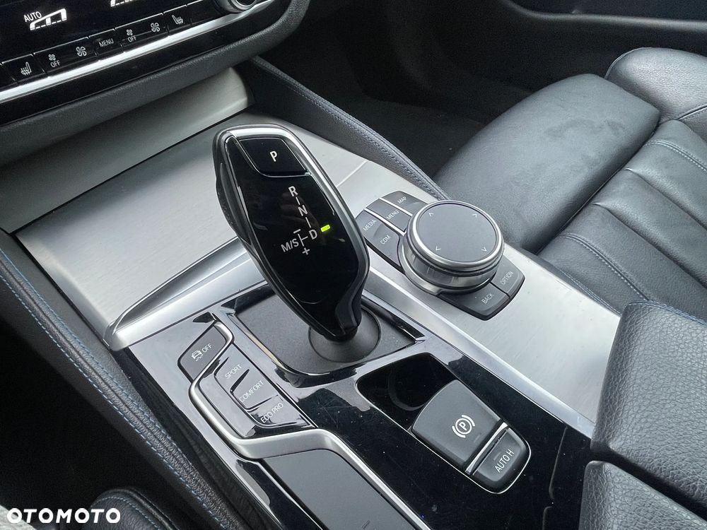 BMW Seria 5 530d xDrive M Sport sport - 35