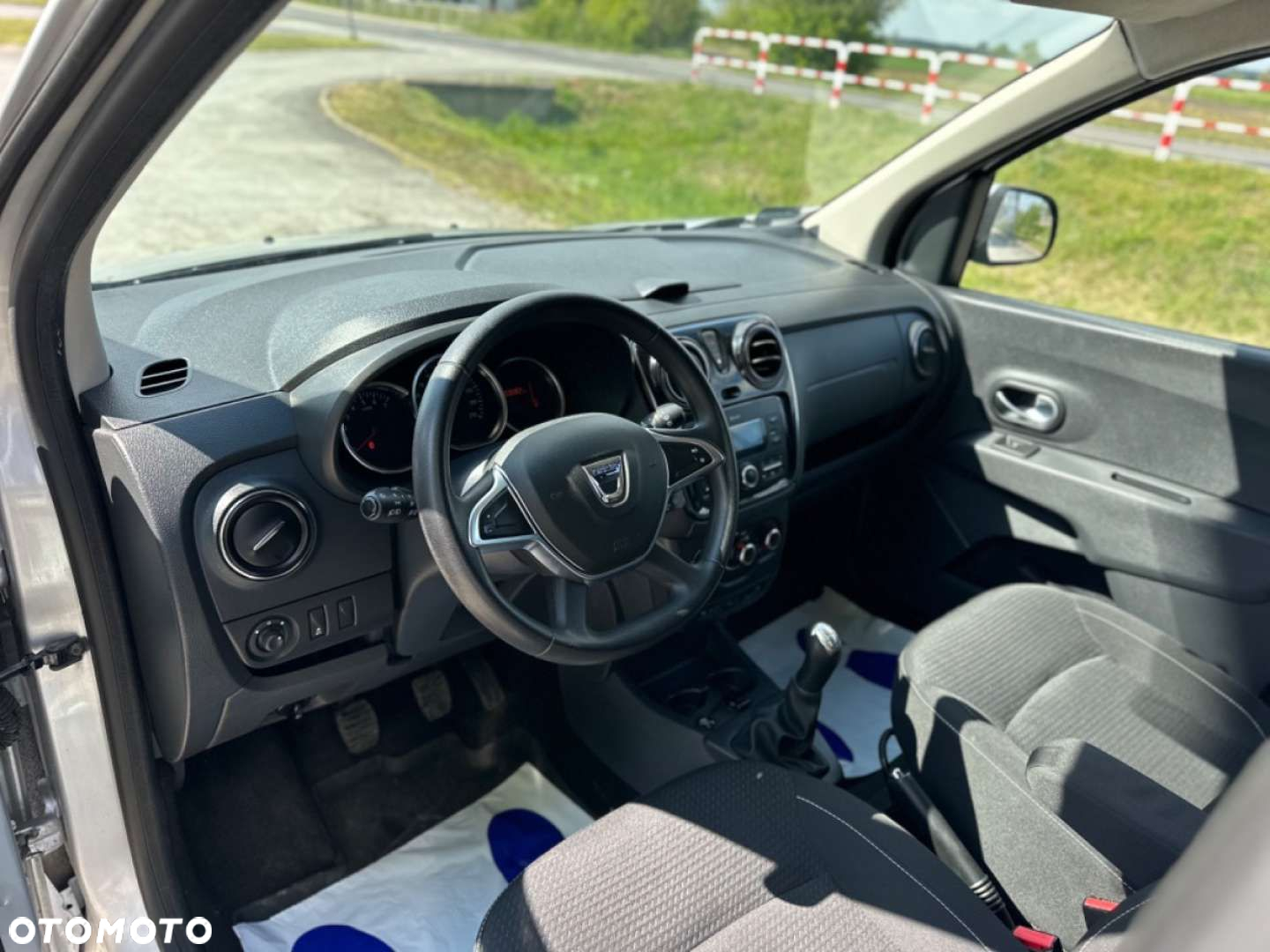 Dacia Lodgy 1.6 SCe Open S&S - 24