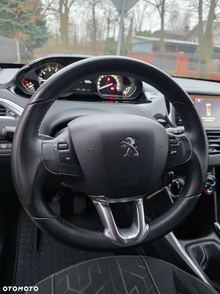 Peugeot 2008 PureTech 110 Style - 25