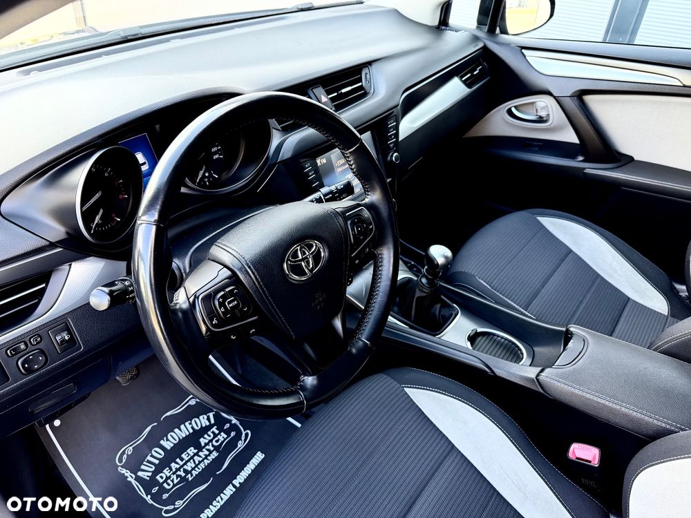 Toyota Avensis 1.8 Prestige - 24