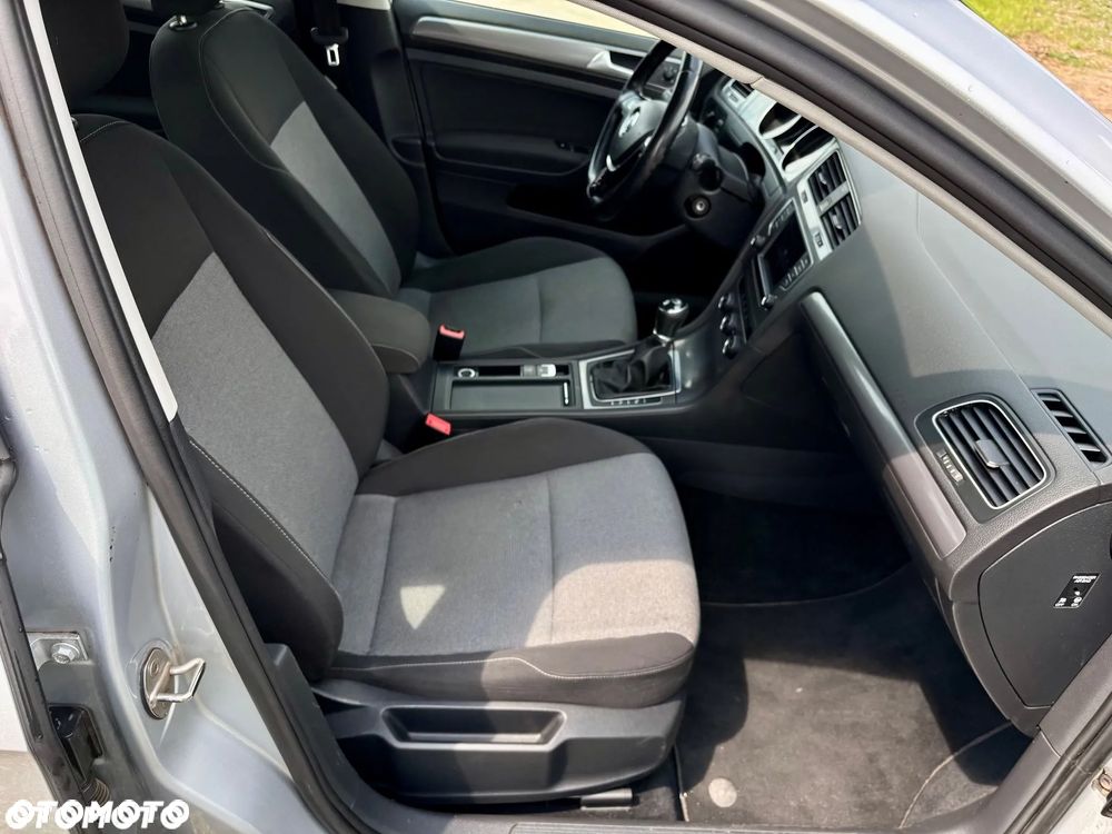 Volkswagen Golf - 16