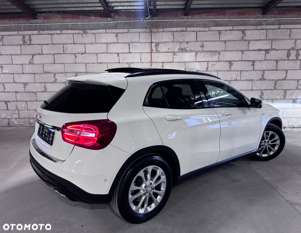 Mercedes-Benz GLA 200 7G-DCT Edition 1 - 21