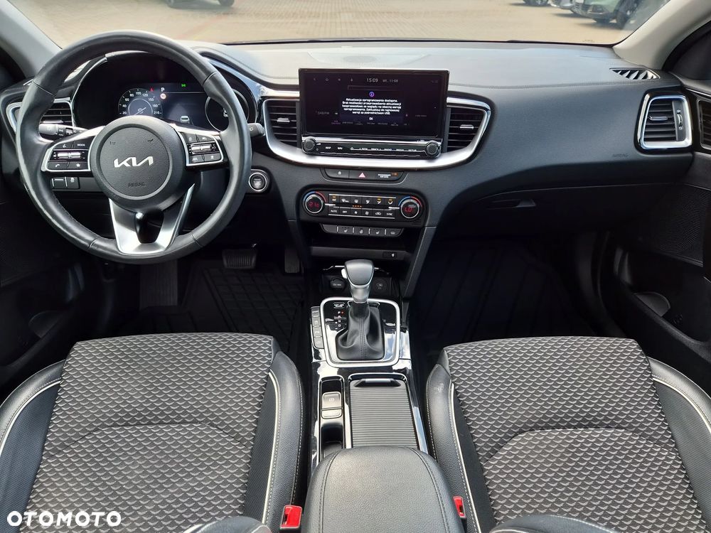 Kia XCeed 1.5 T-GDI Business Line DCT - 13