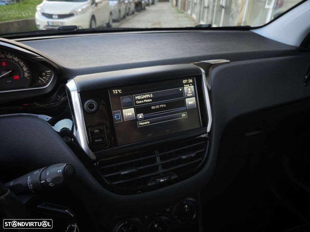 Peugeot 208 1.6 BlueHDi Style - 20