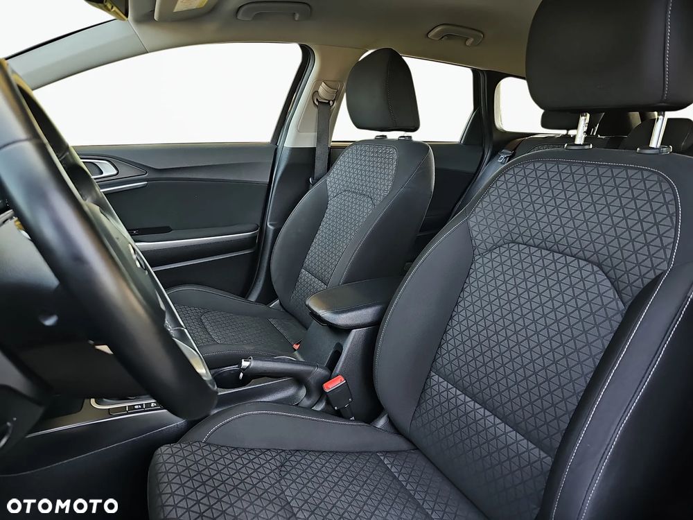 Kia Ceed 1.4 T-GDI M - 12