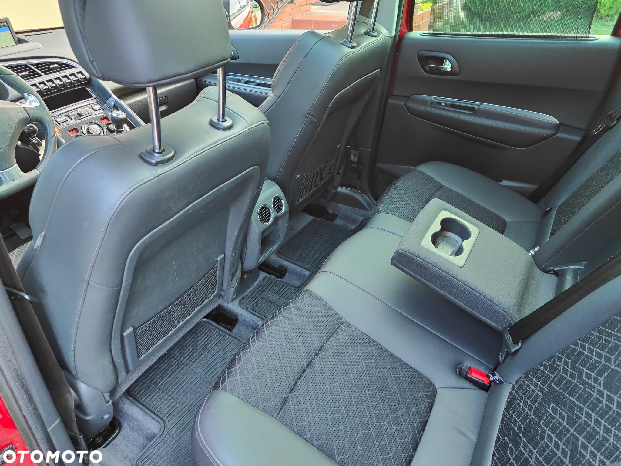 Peugeot 3008 HDi FAP 150 Allure - 14