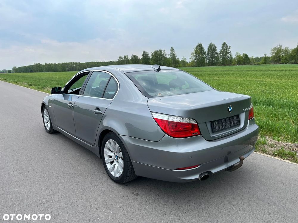 BMW Seria 5 520i - 5