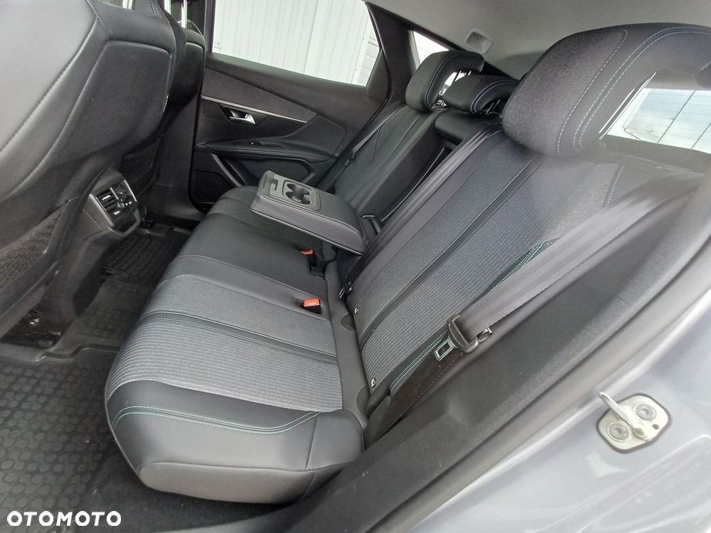 Peugeot 3008 1.5 BlueHDi Allure Pack S&S EAT8 - 32