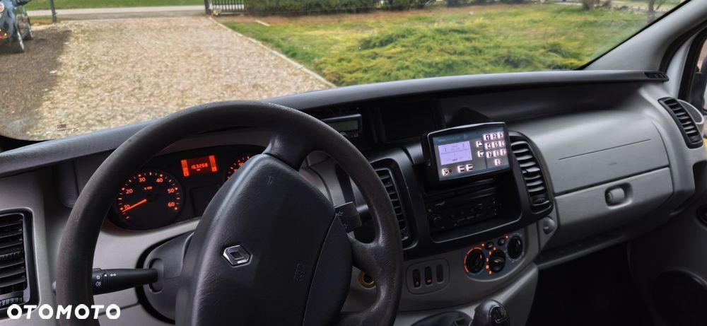 Renault Trafic - 8
