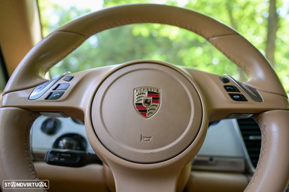 Porsche Panamera S Hybrid J19 - 32