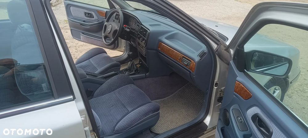 Ford Scorpio 2.0 CL - 16