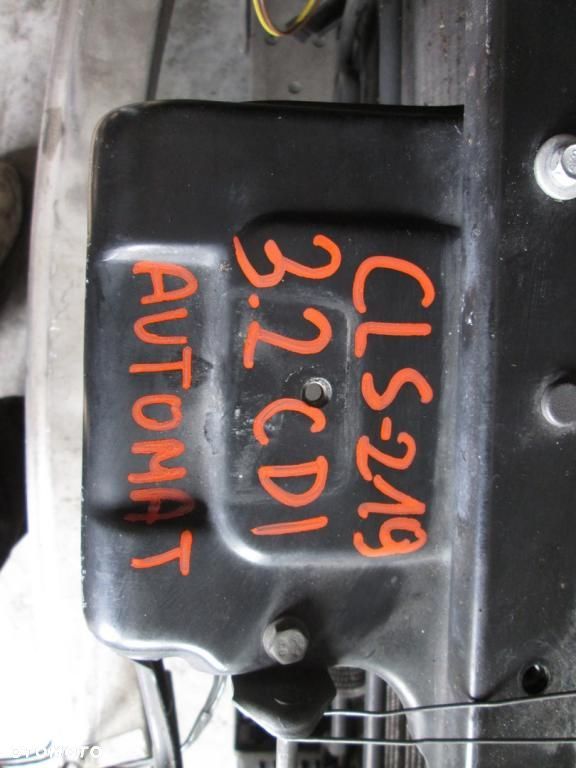 Pas przedni chłodnice Mercedes CLS 219 3,2CDI aut - 2