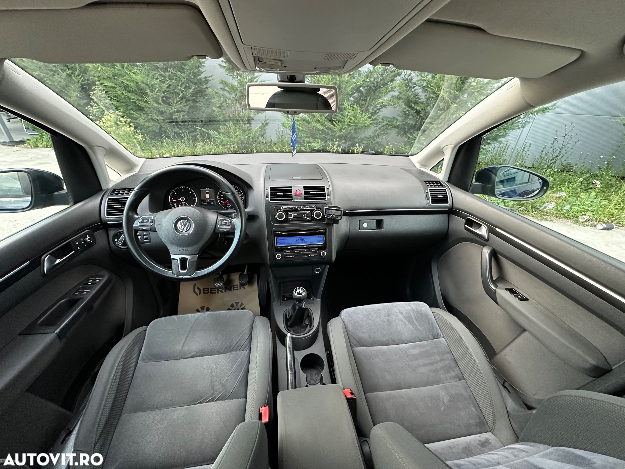 Volkswagen Touran 2.0 TDI DPF Highline - 17
