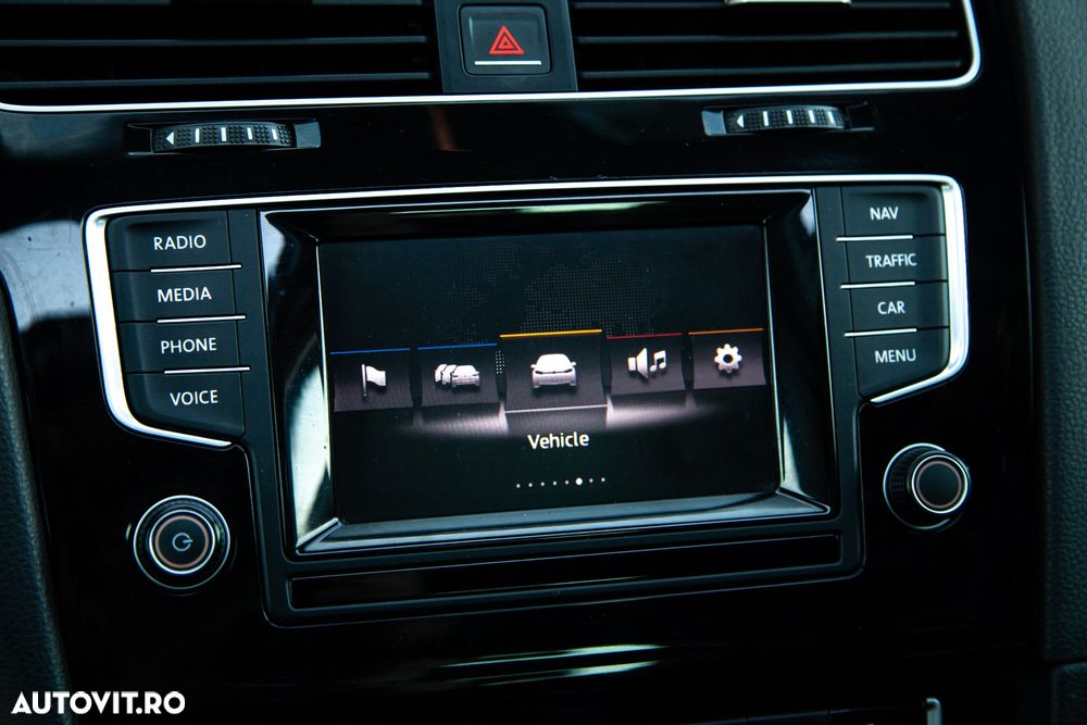 Volkswagen Golf - 30