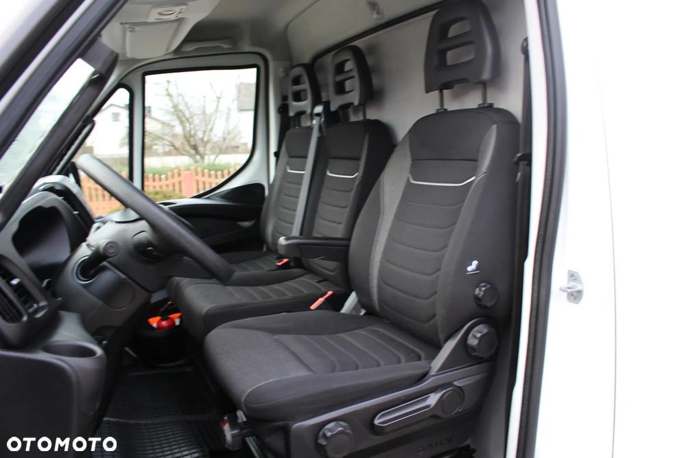 Iveco DAILY 50C18 3.0 180KM AUTOMAT POLSKI SALON 83 TYS KM 1X FIRANKA  JAK NOWY - 22